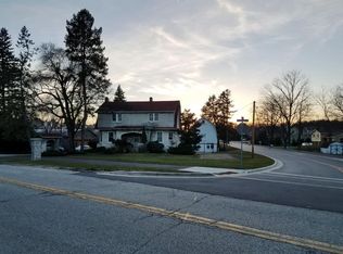 704 Concord Rd, Oconomowoc, WI 53066