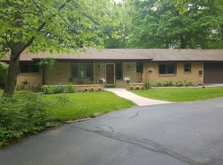 W145N7532 Northwood Dr, Menomonee Falls, WI 53051