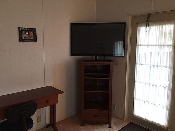 5th image of 43 Pine Aire Cir