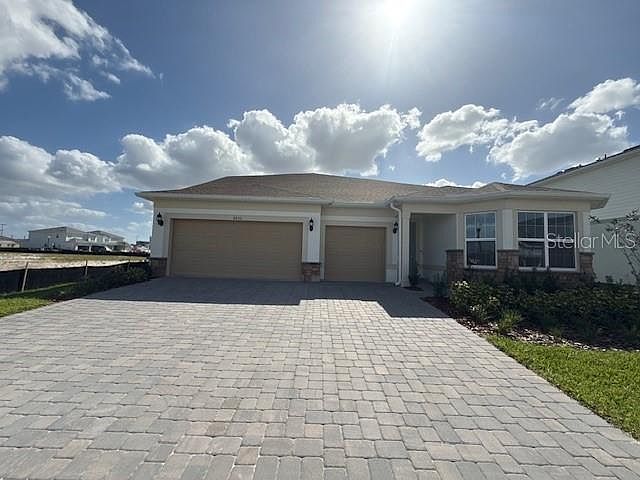 1st image of 8430 Park Cliff Way
