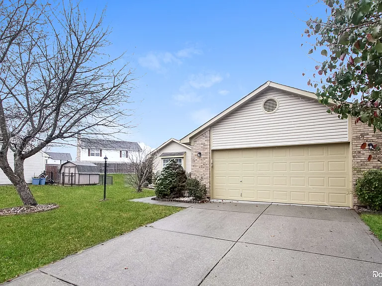 7028 Gimbel Ct — Photo 2