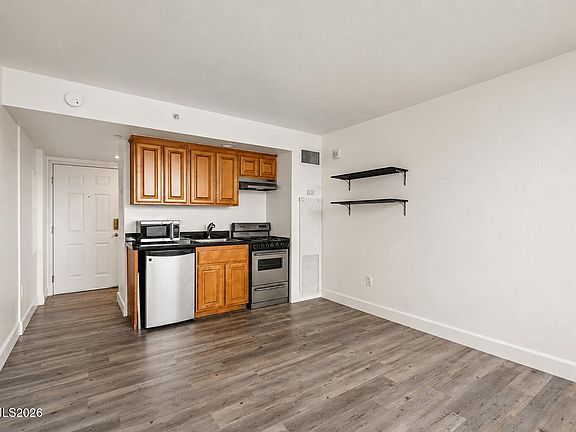 5th image of 450 N Arlington Ave Unit 201
