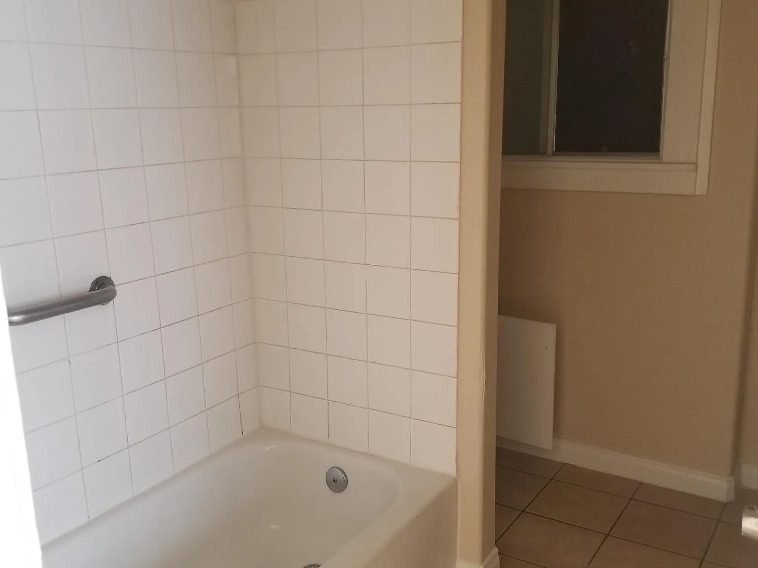 Studio, 420 sqft, $1,295 — Photo 4