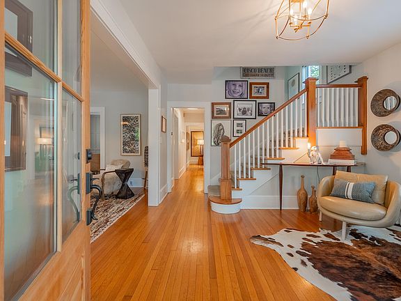 5th image of 604 Preston Ave