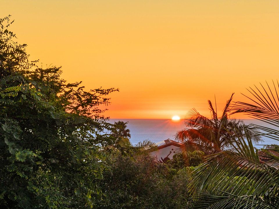 1st image of 2110 Crest Dr