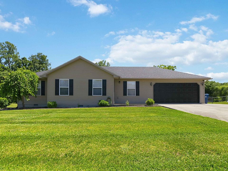 1st image of 104 Canterbury Dr
