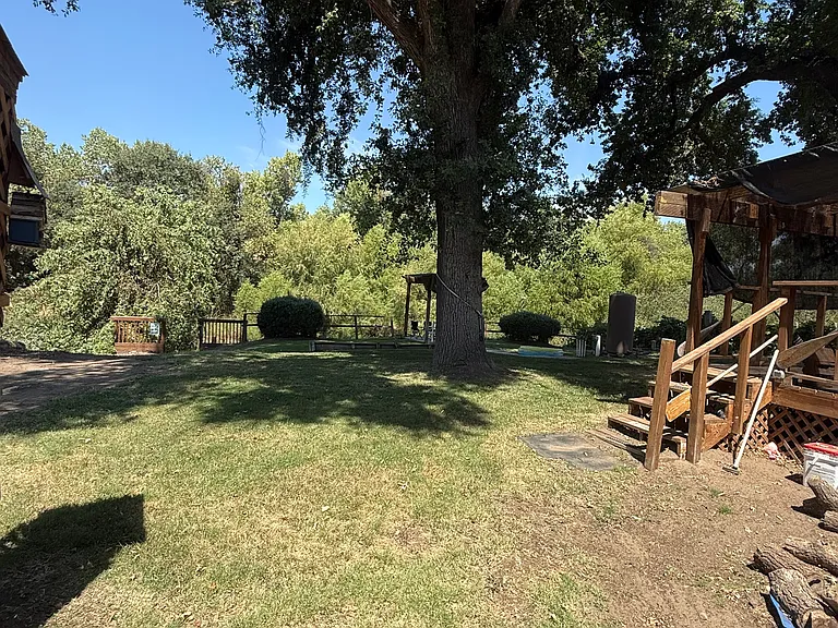 Fisher Dr — Photo 26