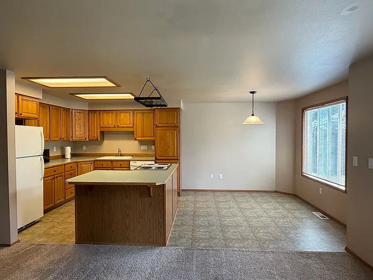 3309 Davis Ct NE — Photo 7