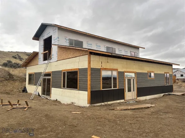 2 Park Dr, Three Forks, MT 59752