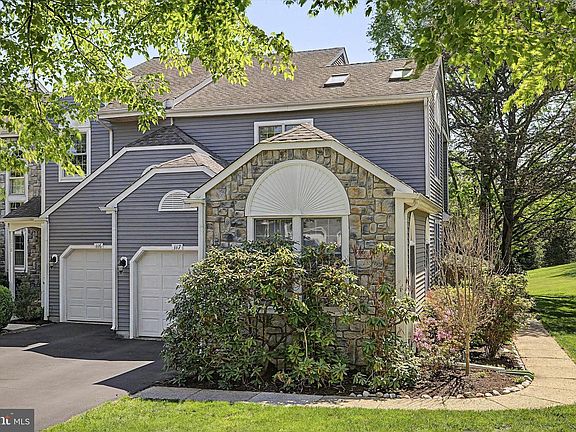 2nd image of 117 Greenbrook Ct