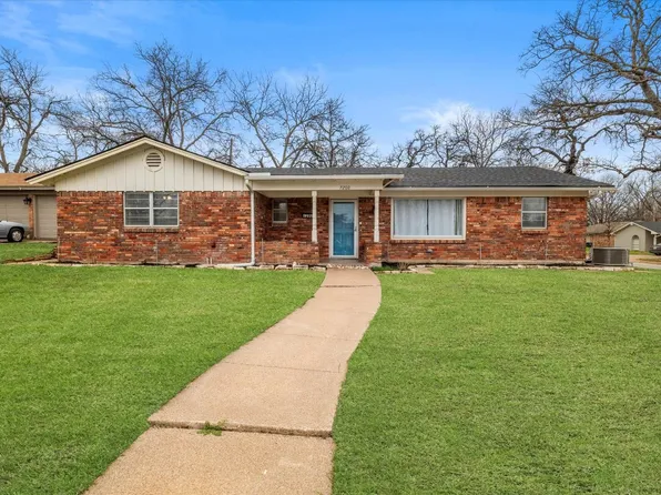 7200 Hightower St, Fort Worth, TX 76112
