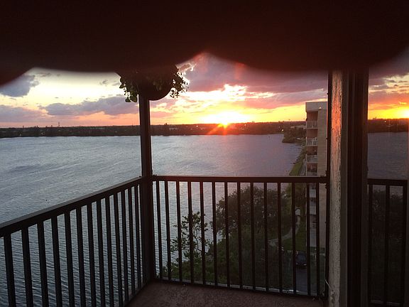 2nd image of 105 Lake Emerald Dr APT 816