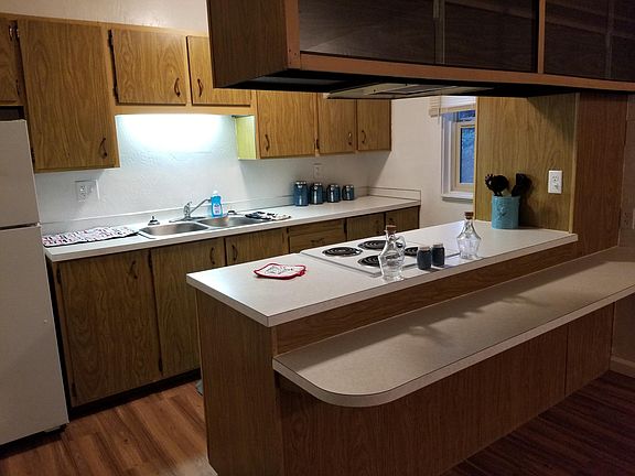 Standard floor plan, kitchen with plenty of storage space!