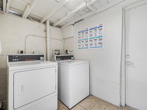 5th image of 577 NE 82nd St APT 16