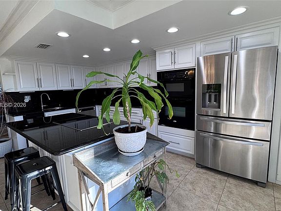 3rd image of 903 NE 27th Ave #903