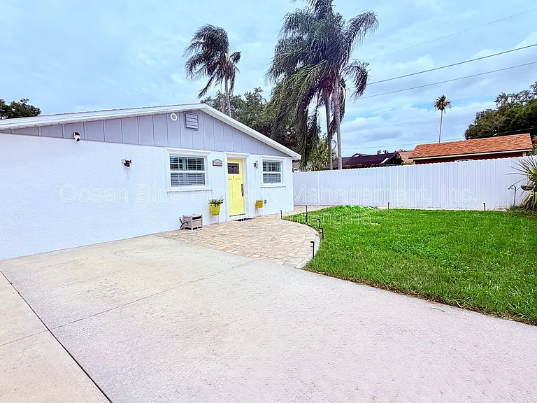 7006 N Duncan Ave #A — Photo 24