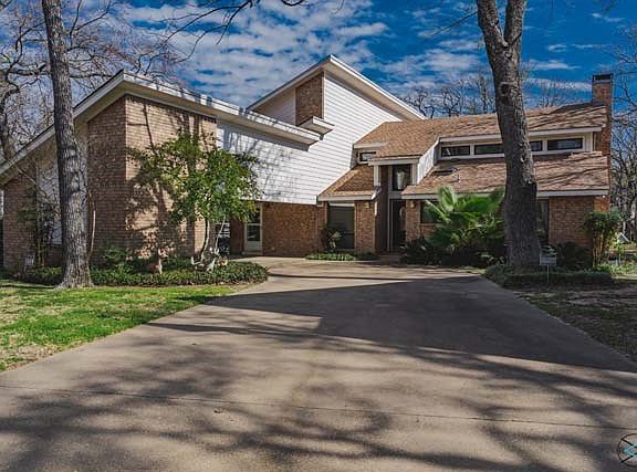2nd image of 349 Beachside Dr