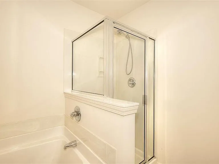 2658 Avanti Way — Photo 24