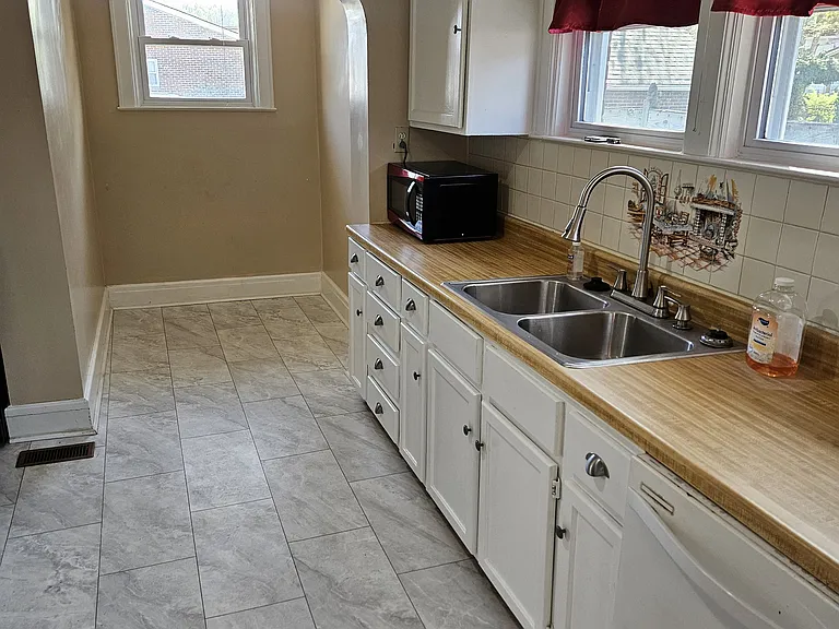 1417 W Virginia Ave — Photo 8