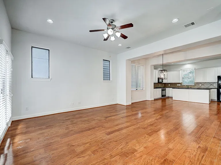 2364 Sperber Ln — Photo 5