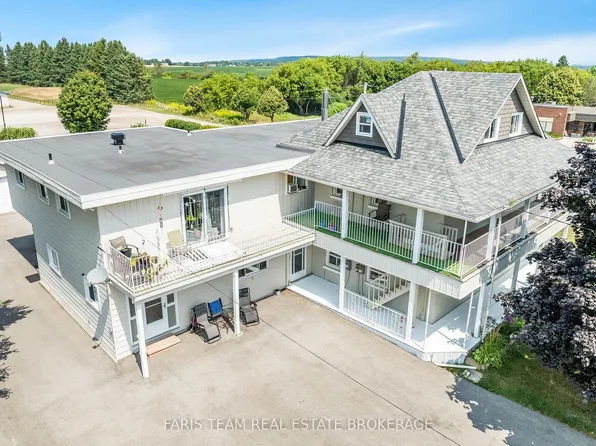 346 Lafontaine Rd W, Tiny, ON L9M 0H1