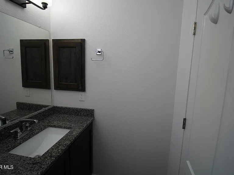 620 Adrian Arellano St W — Photo 51