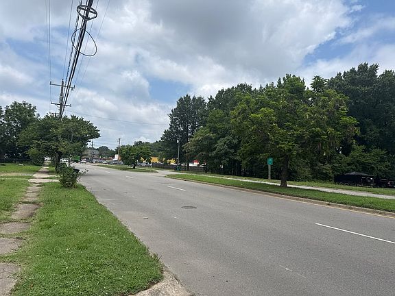 5th image of 2512 Bells Rd