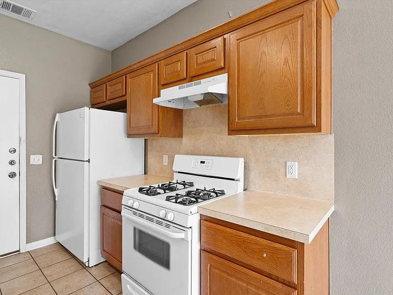 7502 Lazy Creek Dr #A — Photo 11