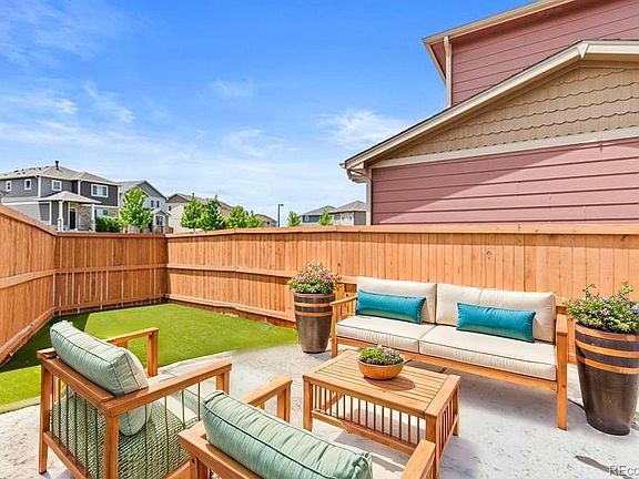 Exterior: Patio