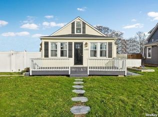 688 Shore Rd, Lindenhurst, NY 11757