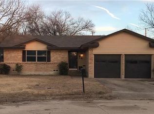 118 S Valley St, Red Oak, TX 75154