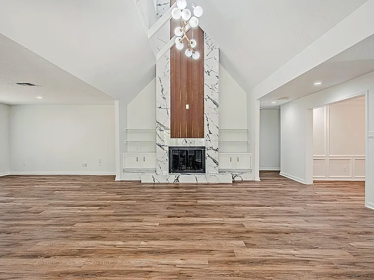 3406 Forest Village Dr — Photo 7