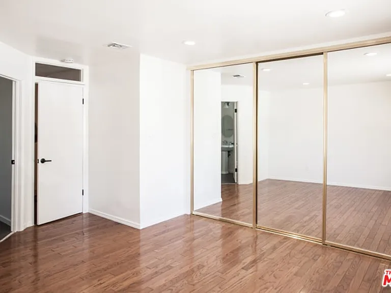 6905 Costello Ave — Photo 9