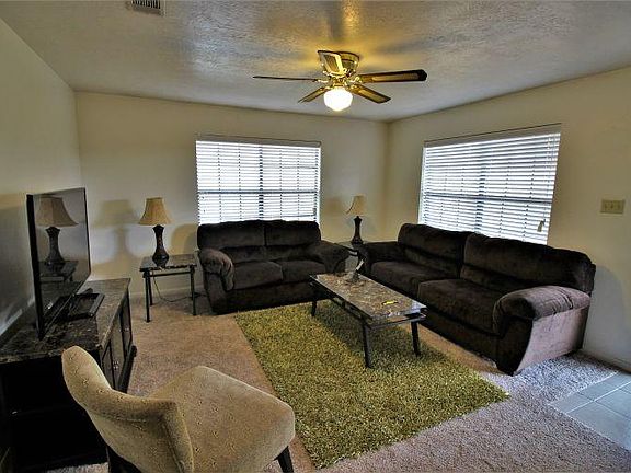 3rd image of 1810 Woodsman Dr APT D