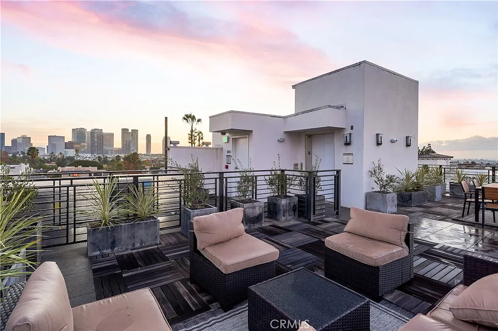 3 bed, 1709 sqft, $7,795 — Photo 1