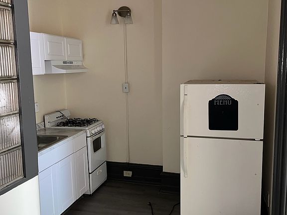 5th image of 249 N 5th St APT 1S