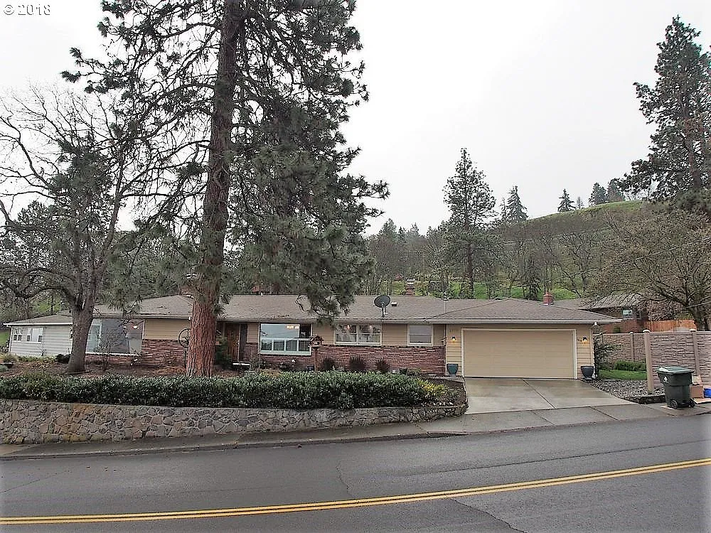 1806 Lincoln Way photo 1