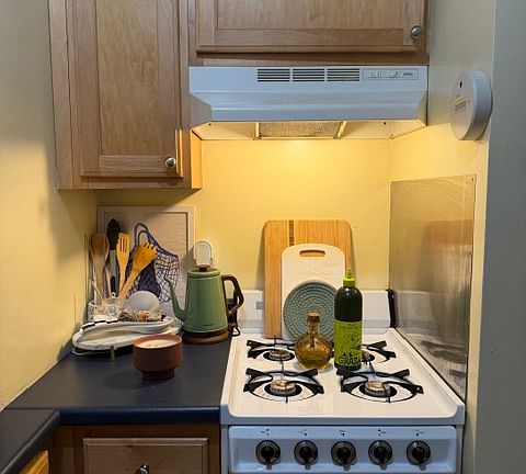 3rd image of 15 Vine St #6