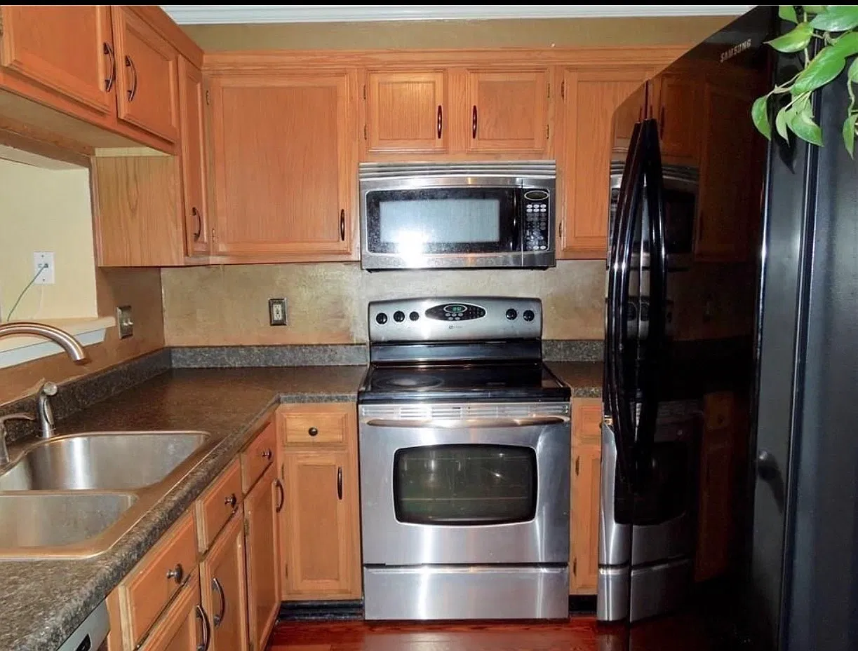 2 bed, 1.5 bath, 976 sqft, $1,750 — Photo 4