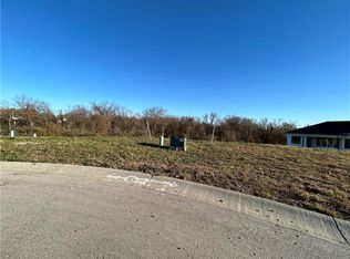 704 NE Pavilion Dr, Blue Springs, MO 64029