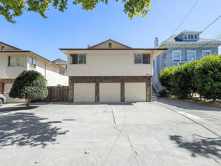 2015 Central Ave #C - 2 bedroom | 1.5 bath — Photo 3