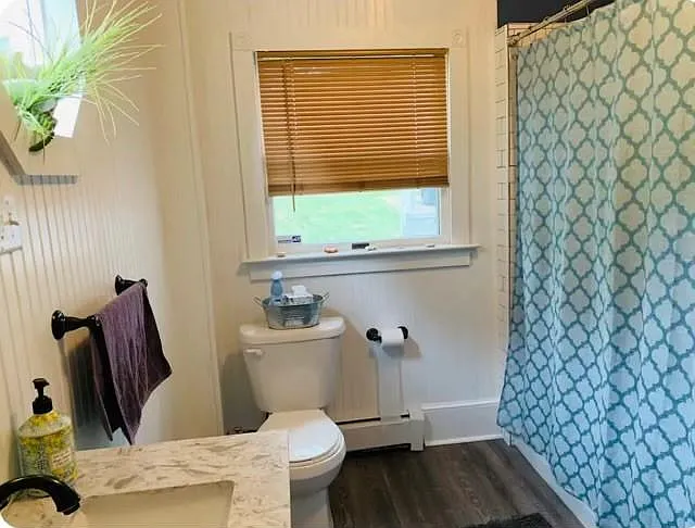 531 Queen St — Photo 17