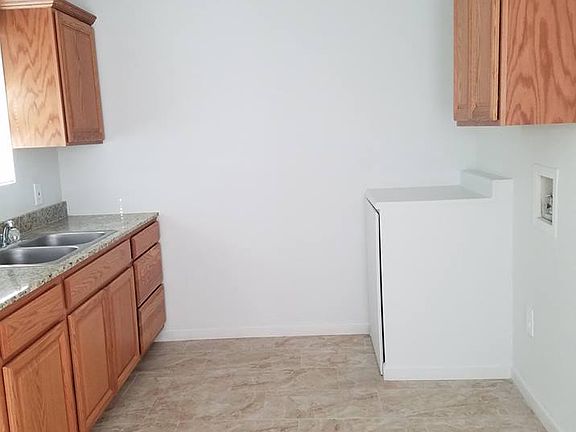 2nd image of 3602 E Juan Linn St #4e917d1f7