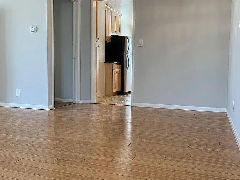 702 Manhattan Beach Blvd #J — Photo 23