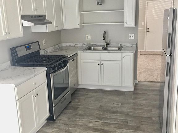 3rd image of 1234 Hollywood St NE