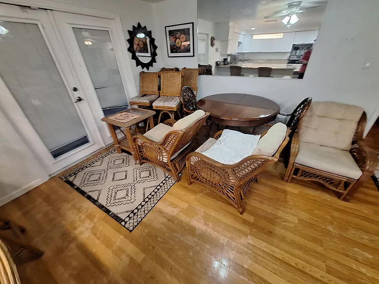 4050 Yucatan Cir — Photo 24