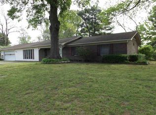 6300 Bel Air Dr, Texarkana, TX 75503