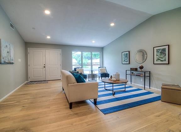 4th image of 2110 Teakwood Dr