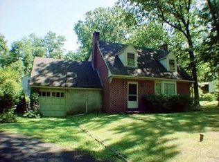 2049 School Rd, Hatfield, PA 19440