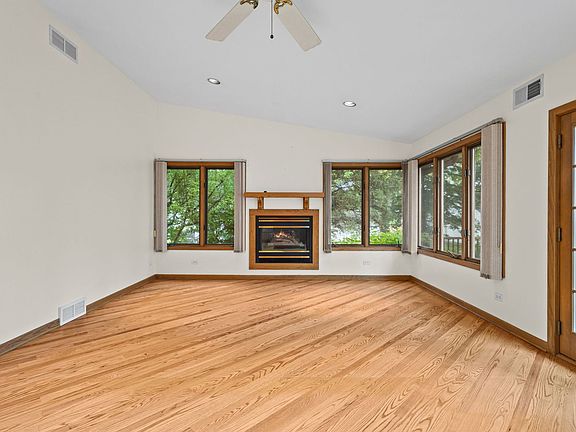 4th image of 1026 Spafford St
